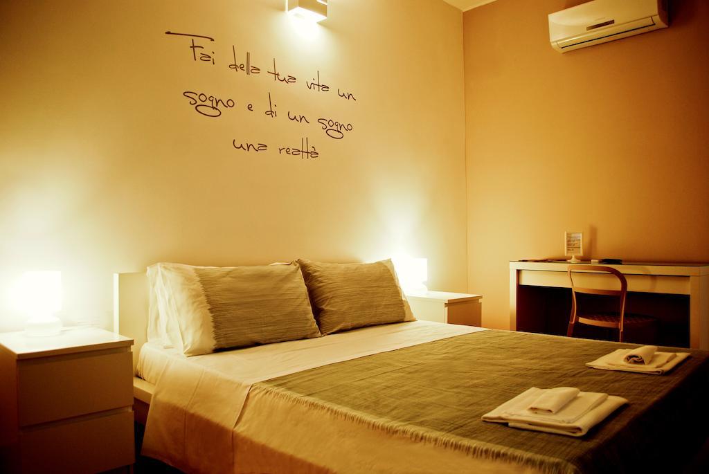 Bed And Breakfast Charming House 巴列塔 客房 照片